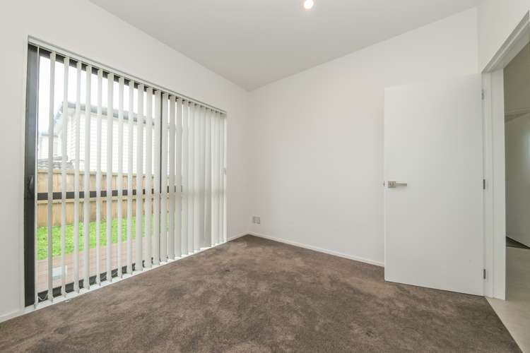 2 Azzurro Way Flat Bush_12