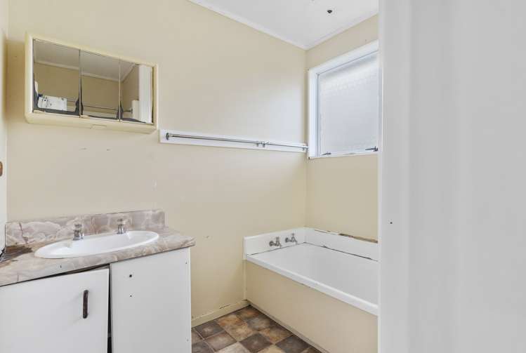 18 Chislehurst Street Henderson_15