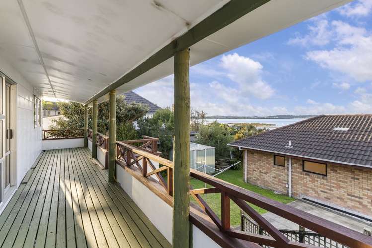 54 Spinnaker Drive Te Atatu Peninsula_12