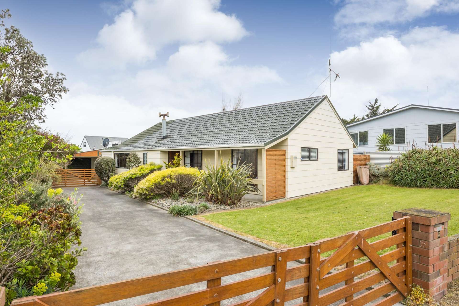 5 Hennessy Street East Foxton Beach_0