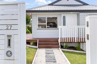 27 Ian Sage Avenue_4