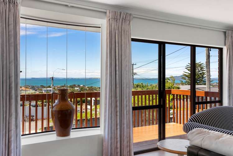 101 Sunrise Avenue Murrays Bay_11
