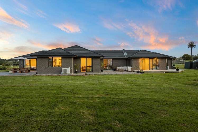 1347 State Highway 16 Waimauku_36