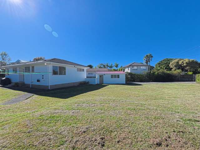 Comfortable Three Bedroom House in Torbay