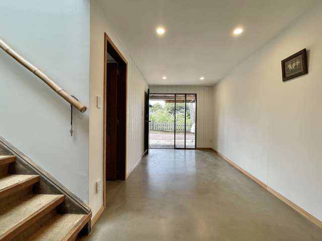 862 West Coast Road Waiatarua_1