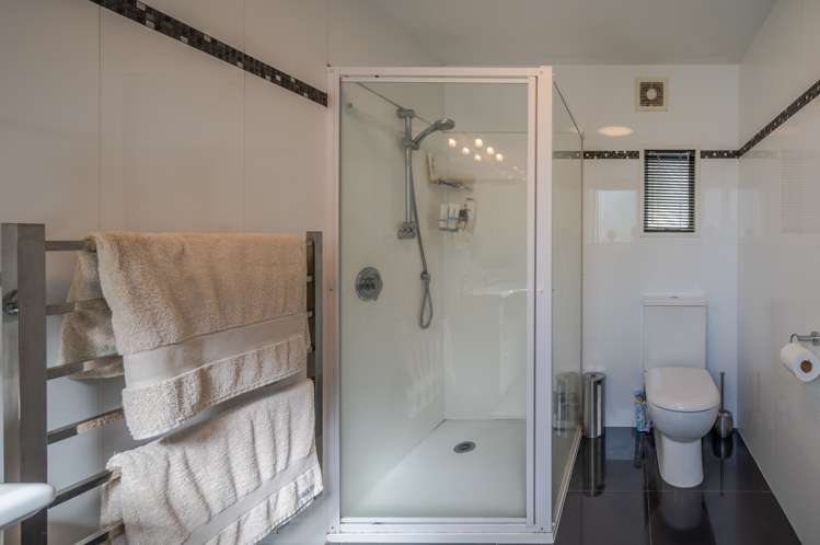 3 Bayview Crescent Duvauchelle_10