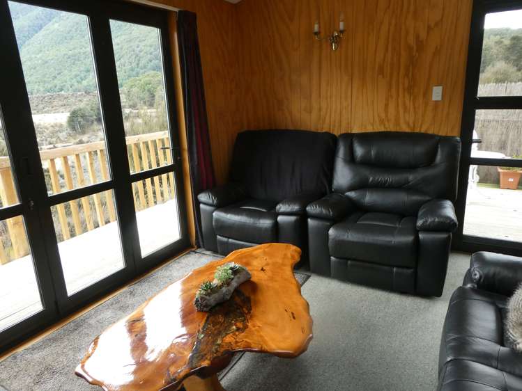 34 Magdalen Valley Road Lewis Pass_15