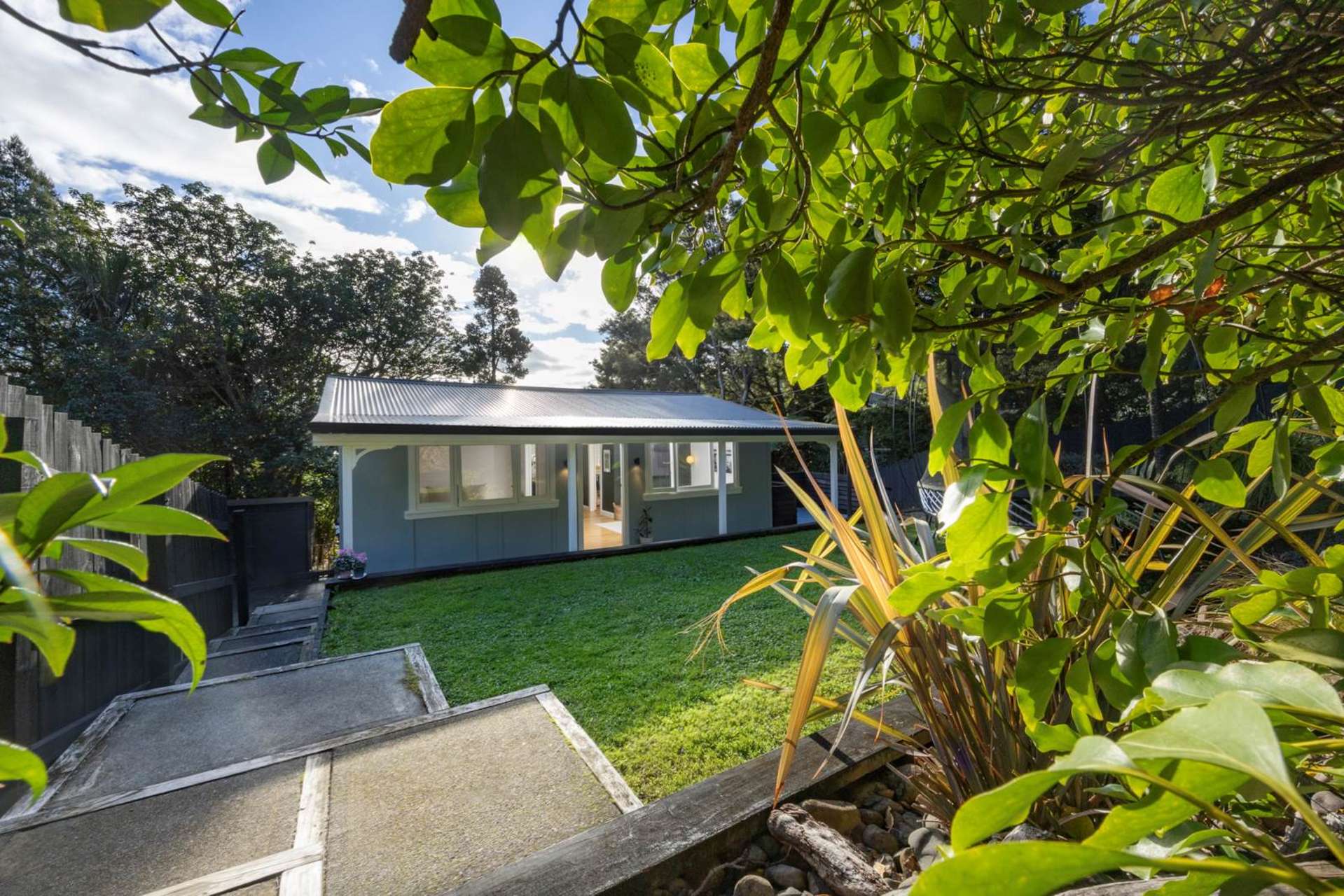 591 South Titirangi Road Titirangi Waitakere City Houses for Sale