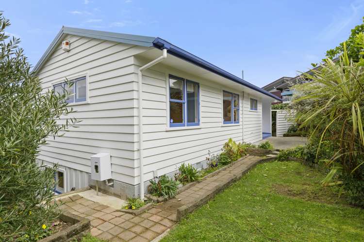 115 Dowse Drive Maungaraki_25