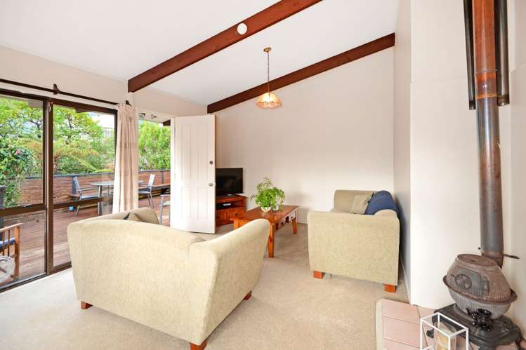 2/180 Henderson Valley Road Henderson_11