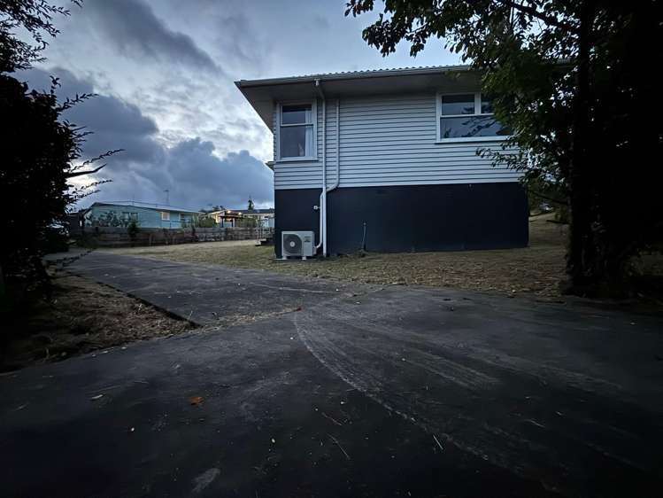  17 Thornlow Street Glendene_18