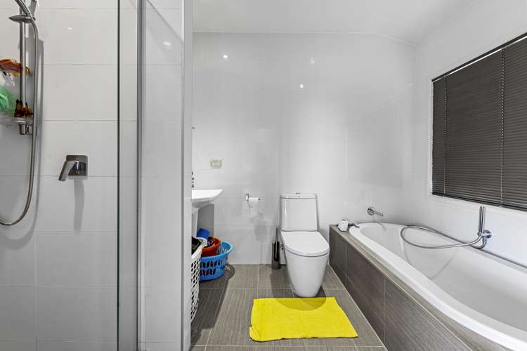 8 Copperfield Terrace Mellons Bay_23