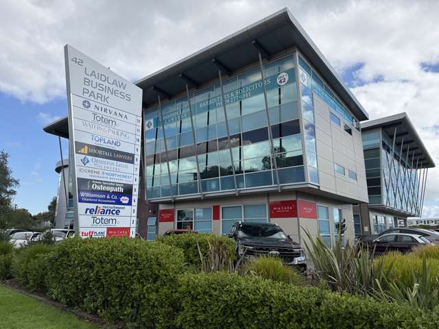Modern First‑Floor Office in East Tamaki