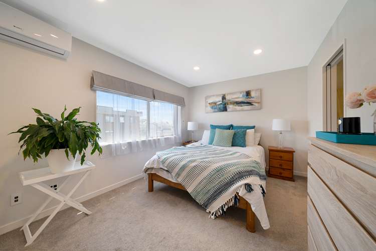 8 Meritage Lane Te Atatu South_14