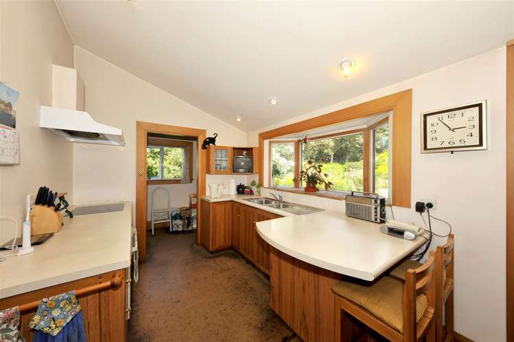 5597 West Coast Road Springfield_10