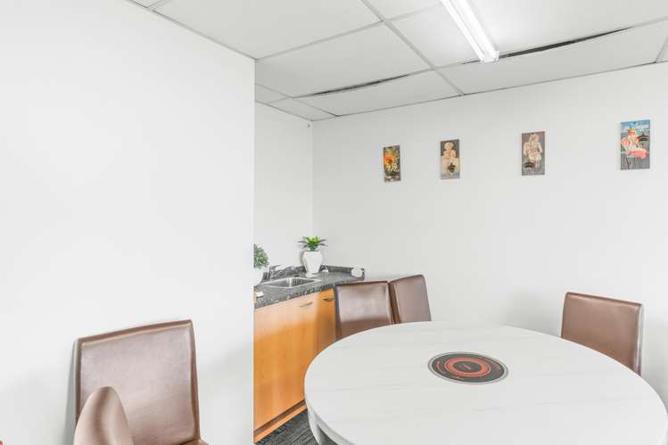 1/84 Hayton Road Wigram_17