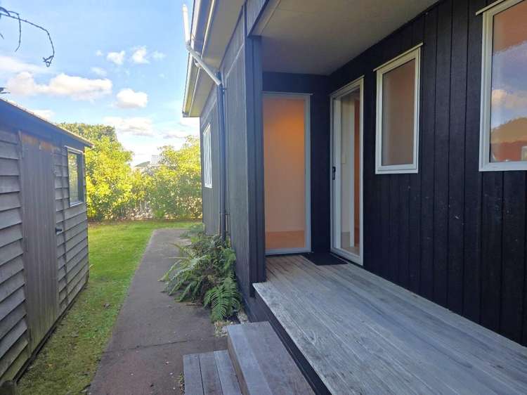 143 The Fairway Matarangi_15