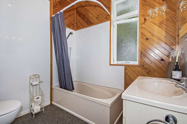 37 Pahi Road Paparoa_17