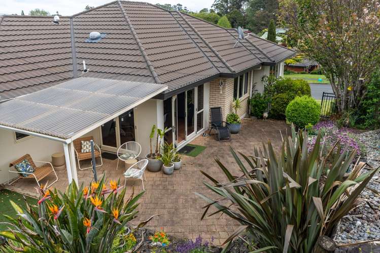 73 Dixon Road Glenview_16