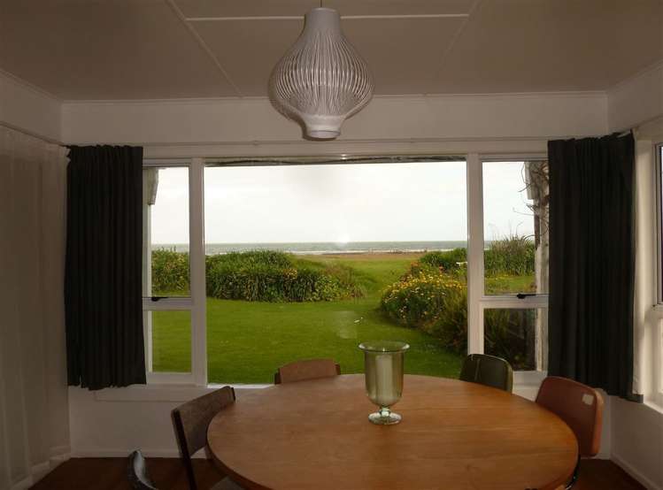 27 Seaview Avenue Te Puru_5