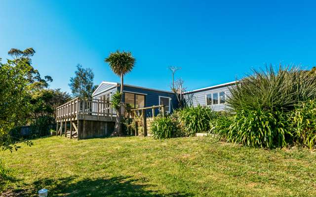 20 Te Makiri Road Onetangi_2