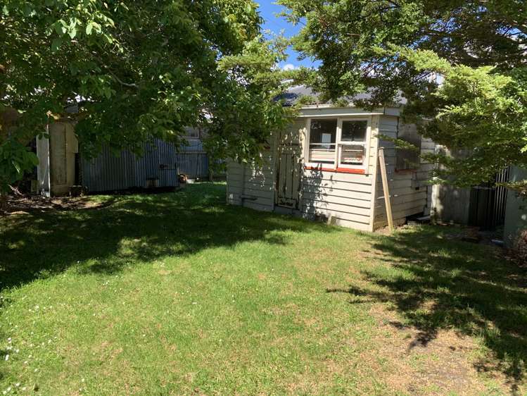 39 Park Lane Owaka_16