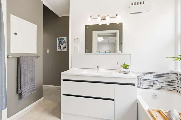 32 City Road Roslyn_14