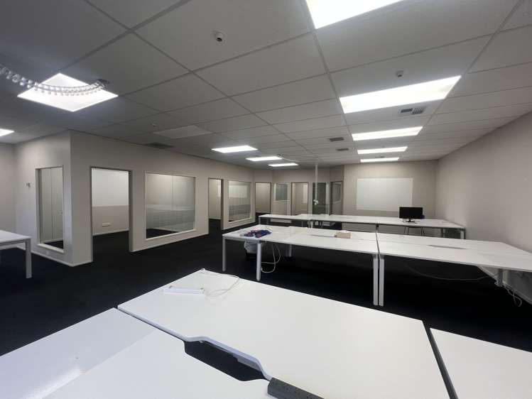 Whole Building/326 Church Street Penrose_3