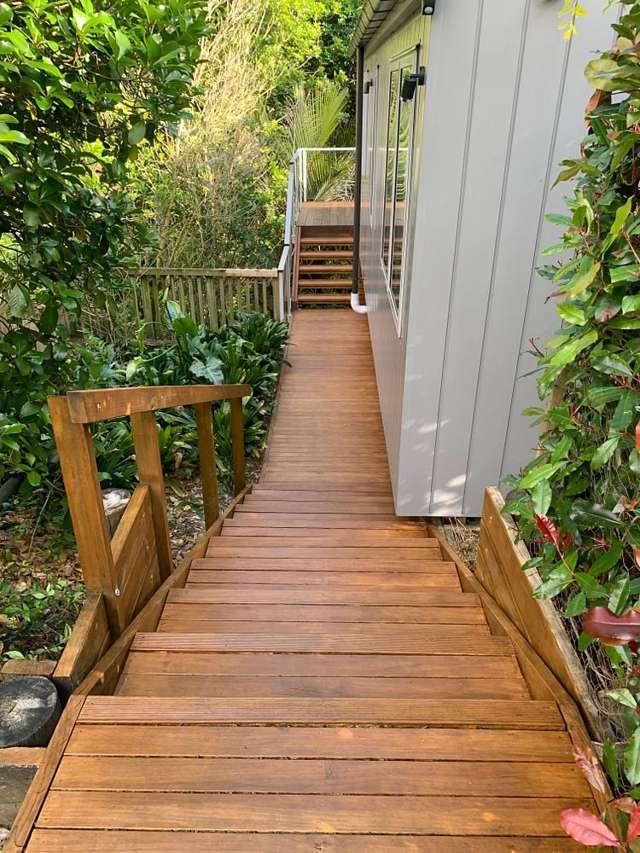 Standalone 2-bedroom nestling in the bush