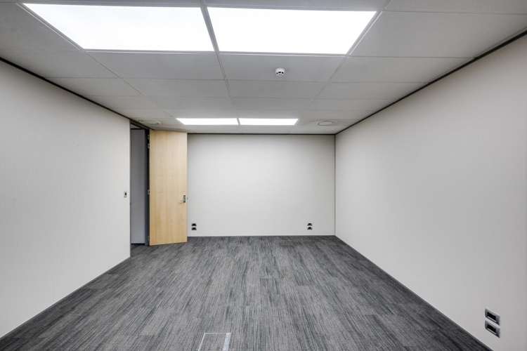 301-303 Queen Street East Hastings Central_15