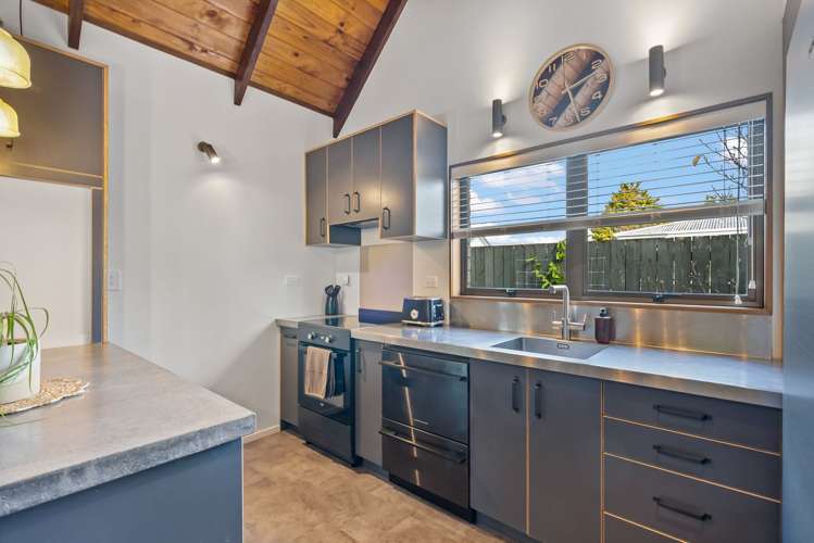 51A Mains Avenue Kensington_10