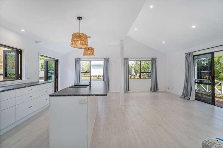 110 Kenwood Drive Matarangi_9