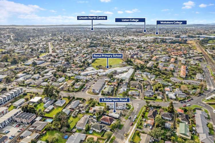 1 Robertson Road Ranui_13