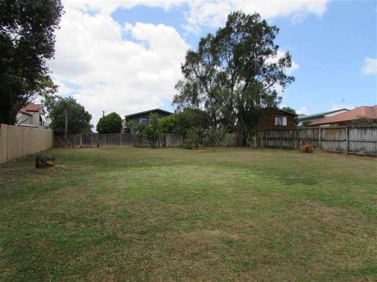 17 Blease Street New Lynn_13