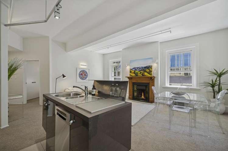 202-3 Plimmers Steps Wellington Central_12