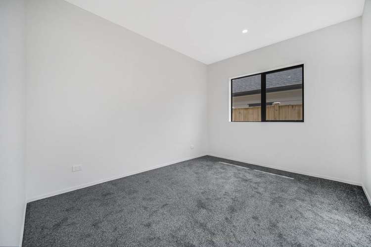 32 Dungloe Avenue Flat Bush_11