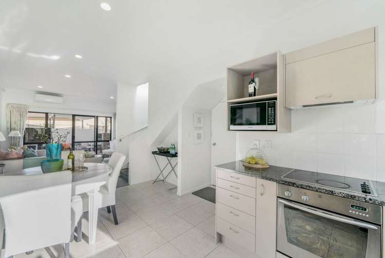 9 Skip Lane East Tamaki_16