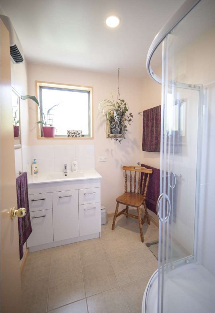 53 Maudes Road Deborah_16