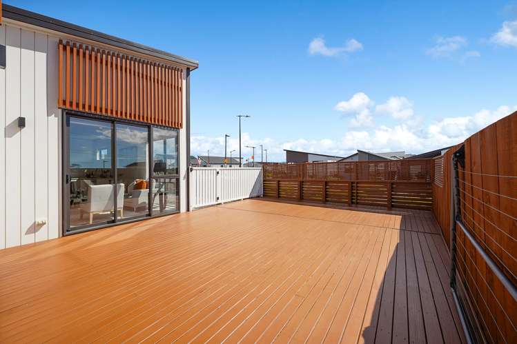 7 Taiororua Avenue Massey_5