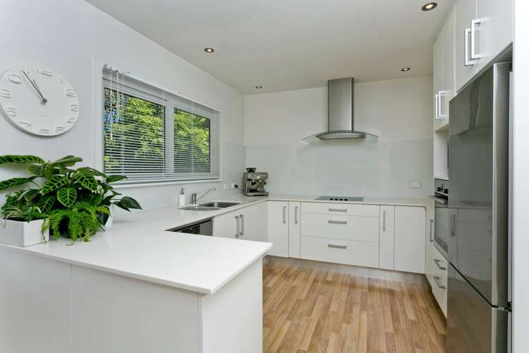 4/11 Sanders Avenue Takapuna_7