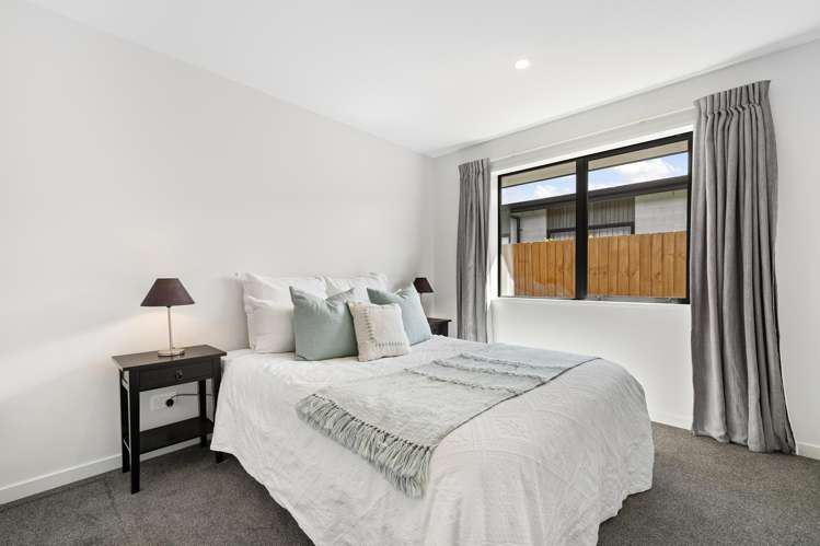 2 Rennie Place The Pines Beach_13