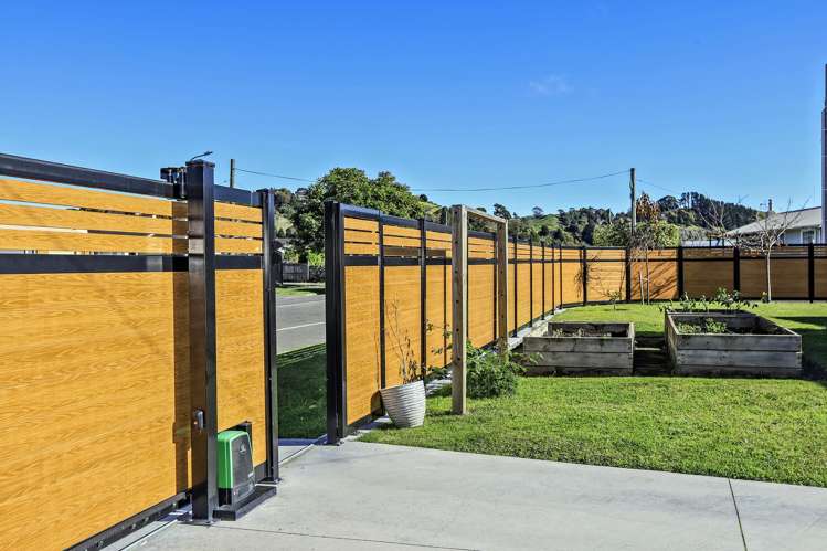 33 Neeve Road Taradale_16