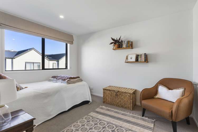 2/5 Paketai Lane Beachlands_14