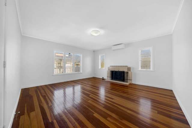 685 Hillsborough Road Mt Roskill_3