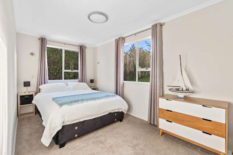 1 Luss Road Company Bay_16