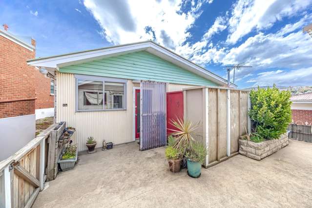 Tidy Townhouse in the Heart of Mornington