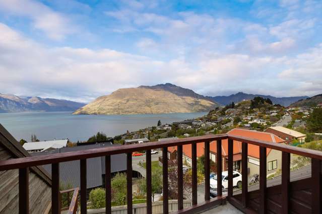 68 Wynyard Crescent Fernhill/Sunshine Bay_3