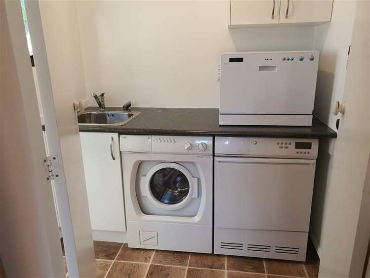 64 Seaview Terrace Mount Albert_8