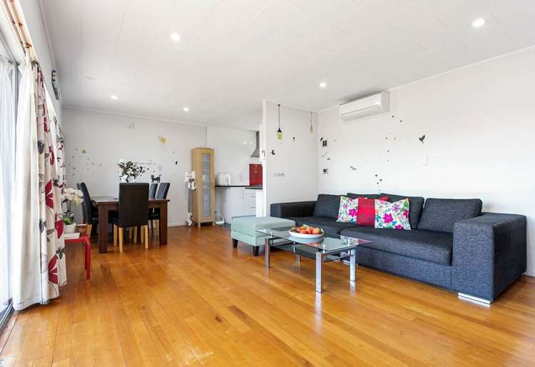 2/2 Chevis Place Pakuranga_10