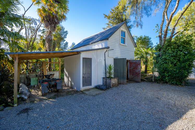 819 Eighty Eight Valley Road Wakefield_17